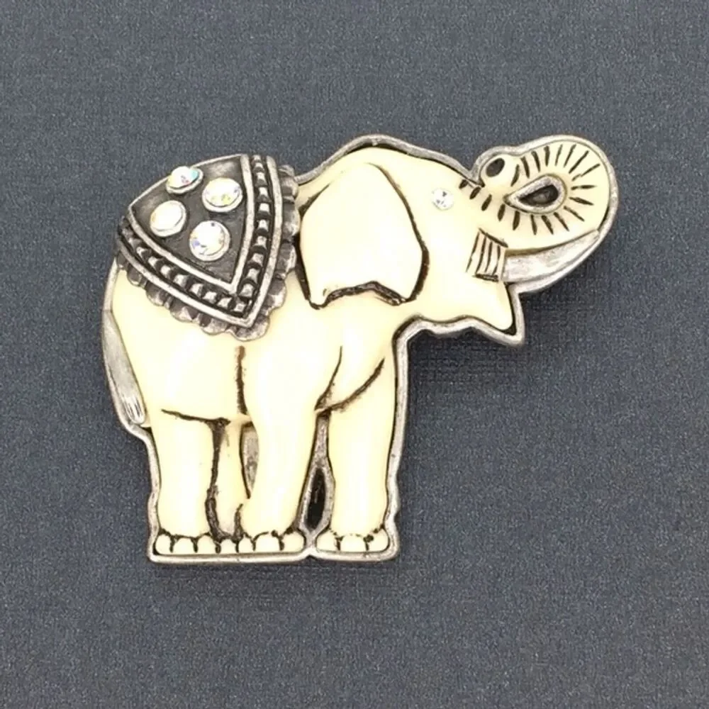 Vtg Elephant Brooch Aurora Borealis Trunk Up Whimsical Grandma‎ Fairycore Pin